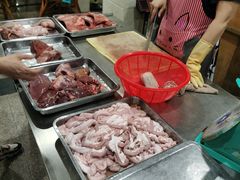 -标记美食新鲜猪杂(兴南大道店)