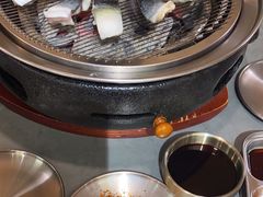 -围炉肉舍•炭烤活鳗•丹东海鲜烤肉(步行街店)