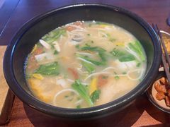 -银米·云南传统过桥米线(双廊黑金冠店)
