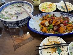 -壹阁胡羊焖饼(特色小吃街店)