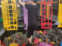 -嘿哟动霸CHUA·新潮玩运动娱乐中心·蹦床滑冰团建乐园