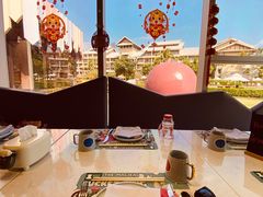 靠窗位-水桶王国主题餐厅·聚会·生日派对·亲子活动·家庭套餐(亚龙湾希尔顿店)