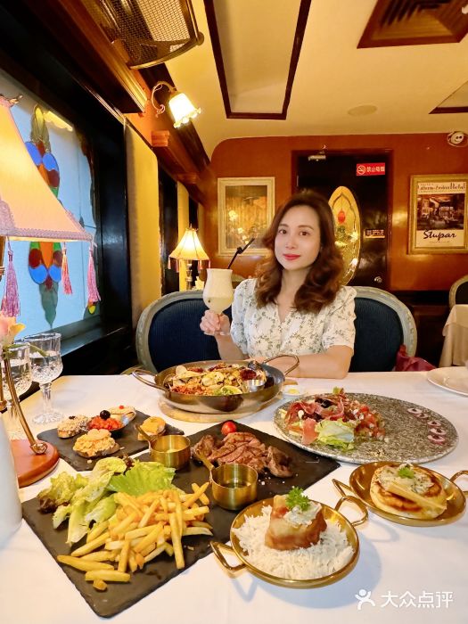 火车头法国西餐厅图片