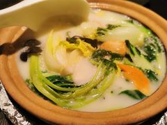 鱼汤杂菜煲-粤凤佬