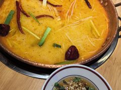 -洱火云南酸菜牛肉火锅(石景山当代商城店)