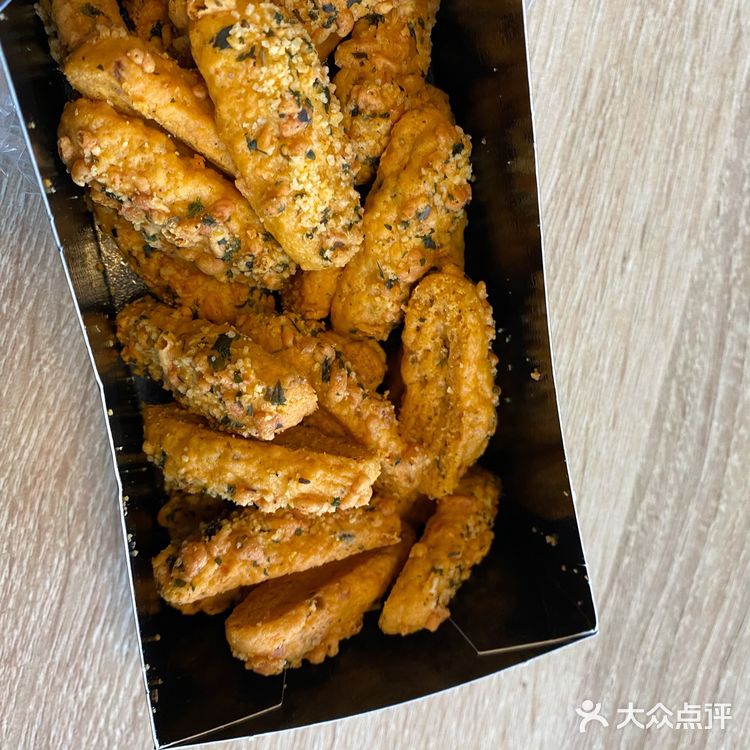 英国超市玛莎M&S零食 泰式甜辣椒薯片饼干柠檬挞酸奶