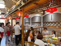 大堂-东来菜馆•手抓海鲜家常菜•海鲜锅贴(鸽子窝店)