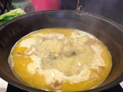 -鲜入围煮花胶鸡海鲜火锅