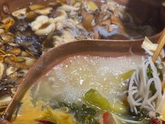 -洱火云南酸菜牛肉火锅(石景山当代商城店)