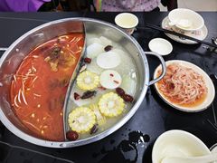 酸汤鸳鸯锅-周良天山牛杂城(天山路总店)