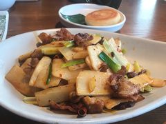 -云海肴·汽锅鸡·云南菜(天山百盛优客店)