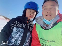 -荣盛康旅野三坡滑雪场