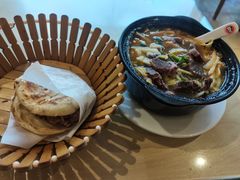 -闫家驴肉老店(华电一校店)