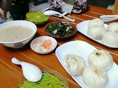 -李与白包子铺(桐梓林店)
