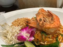 -Chom Cafe and Restaurant
