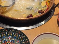 -洱火云南酸菜牛肉火锅(石景山当代商城店)