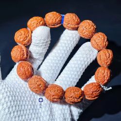 -灵彩珠宝(朗香街店)