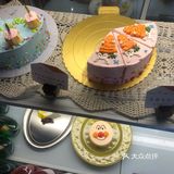 看到了别人在吃蛋糕，不知道怎么样，但看起来挺好吃的