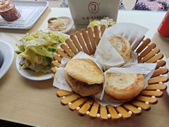 -闫家驴肉老店(华电一校店)