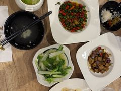 -乐领拈花溪·林涧食韵