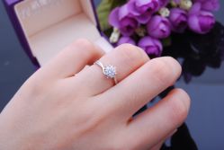 -威德钻石-克拉钻大本营(南京东路店)