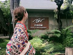 -Chom Cafe and Restaurant