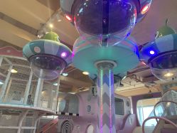 -多多淘儿童体验中心(重庆来福士店)