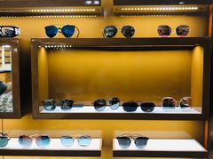 -罗伯特眼镜·蔡司官方授权(罗湖国贸店)