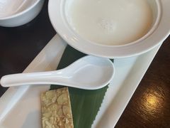 手工蛋白杏仁茶配脆皮杏仁-巴黎轩(澳门巴黎人店)