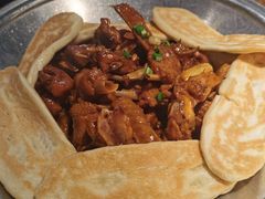 地锅本仔鸡-小菜园新徽菜(连云港海州吾悦店)