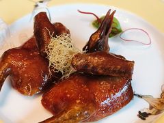 乳鸽-东海朗廷酒店-唐阁T’ANG COURT 中餐厅