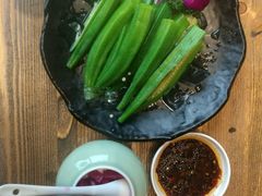 -胡桃里音乐餐厅(陶溪川店)(川湘赣菜·世界百大酒庄直供红酒·音乐表演)