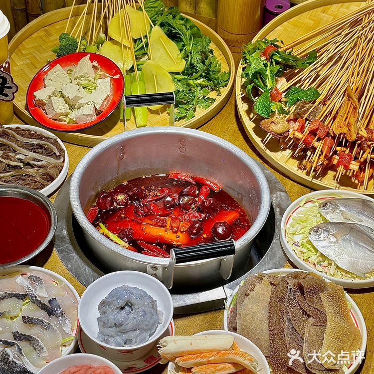 可以永远相信！昆明人排队都要吃的串串！ 