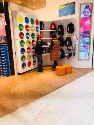-adidas(德基广场店)