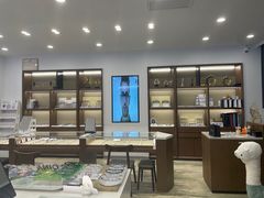 -三目眼镜·蔡司视觉合作店(青浦宝龙店)