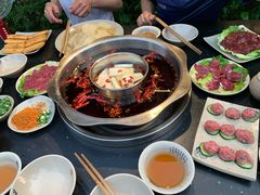 -茅草房·河畔园林火锅