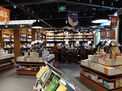 -西西弗书店&矢量咖啡(凯德晶萃广场店)