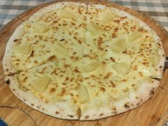 榴莲菠萝披萨-BISTROFIORE美伊娜(伊犁南路店)