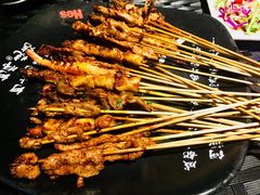 -何师烧烤·香辣蟹·川菜·30年老品牌(太古里旗舰店)