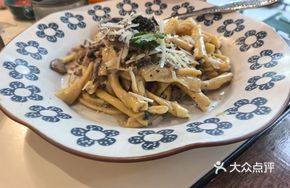 Ox Tongue Mushroom Twisted Noodles