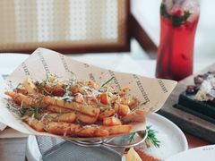-Mark&Mars Restaurant