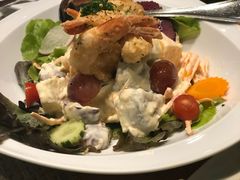 -Chom Cafe and Restaurant