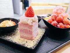 -尚田草莓姑娘白草莓采摘基地