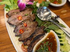 -Chom Cafe and Restaurant