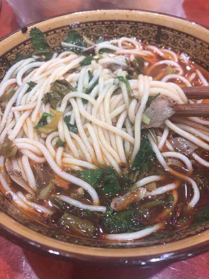 小菜比羊肉粉好吃,贵阳好吃的羊肉粉多了去,别来这一家