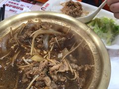 金针肥牛饭-南城香·饭香串香馄饨香(青年路店)