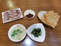 -李连贵熏肉大饼(中街盛京龙城店)