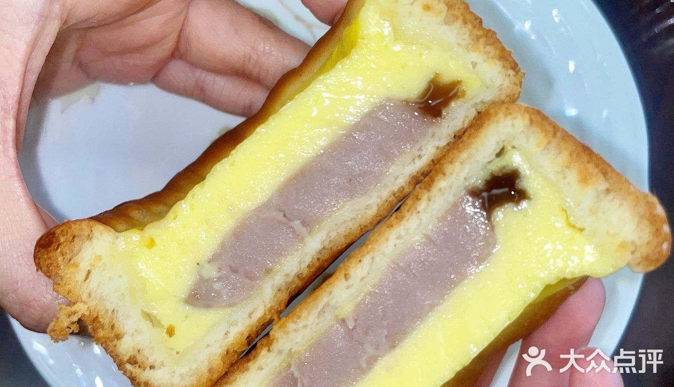 早餐｜芋泥布丁面包🍞切开有惊喜[色]