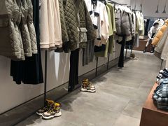 -URBAN REVIVO(西安Momopark店)