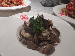 -肥肥虾庄·金牌油焖大虾(首义路店)